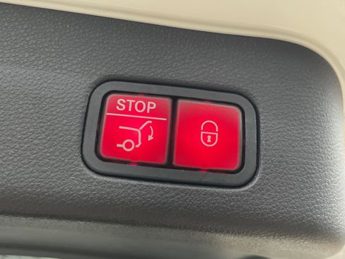 Used 2017 Mercedes-Benz GLE 350 4MATIC image 12