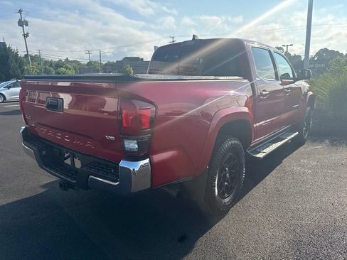 Used 2020 Toyota Tacoma SR5 AWD/4WD image 5