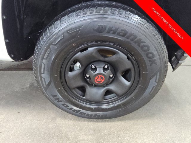 Certified 2023 Toyota Tacoma SR AWD/4WD image 9
