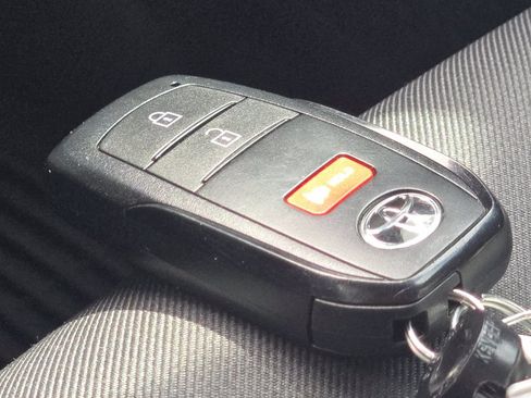 Used 2024 Toyota Tacoma 4x4 Double Cab image 34