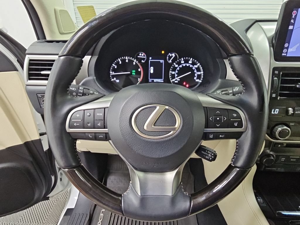 Used 2023 Lexus GX 460 Premium w/ Accessory Package AWD/4WD image 25