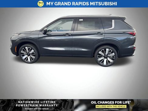 New 2025 Mitsubishi Outlander SEL image 6