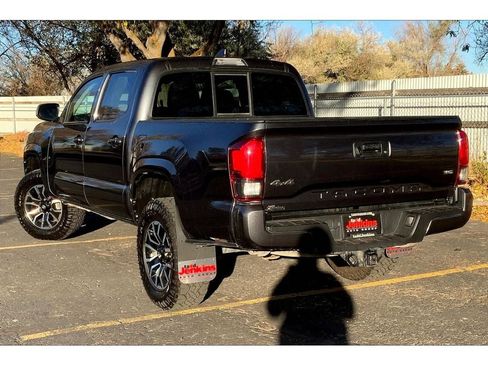 Used 2022 Toyota Tacoma SR image 13