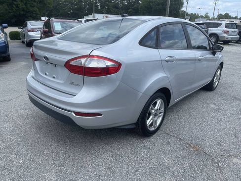 Used 2019 Ford Fiesta SE FWD image 4