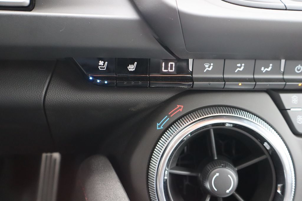 Used 2022 Chevrolet Camaro ZL1 RWD image 15