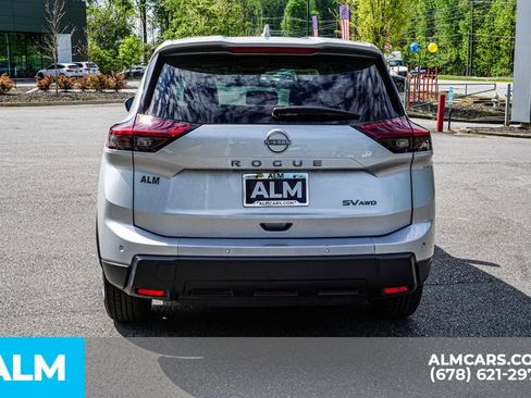 Used 2025 Nissan Rogue SV image 11