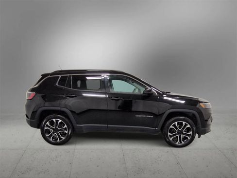 Certified 2022 Jeep Compass Limited image 9