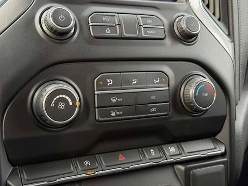 Used 2020 Chevrolet Silverado 1500 LT w/ LT Value Package image 25