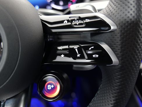 Used 2025 Mercedes-Benz AMG GT 63 image 35