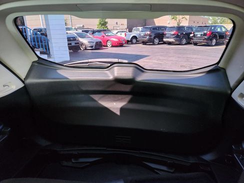 Used 2017 Nissan Rogue SV image 19