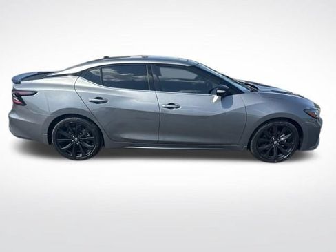 Used 2023 Nissan Maxima SR w/ Sport Mat Group FWD image 6
