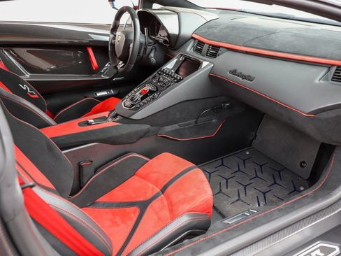 Used 2019 Lamborghini Aventador SVJ AWD/4WD image 62