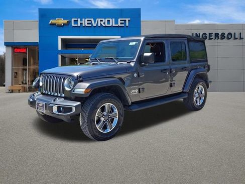 Used 2019 Jeep Wrangler Unlimited Sahara AWD/4WD image 34