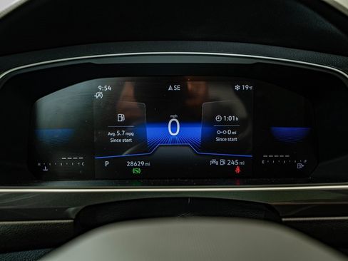 Used 2023 Volkswagen Tiguan SE image 22