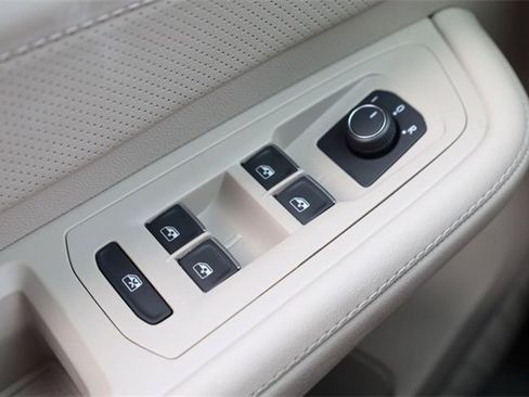 New 2026 Volkswagen Atlas SE image 19