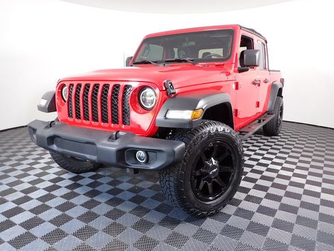 Used 2020 Jeep Gladiator Sport w/ Quick Order Package 24S AWD/4WD image 2