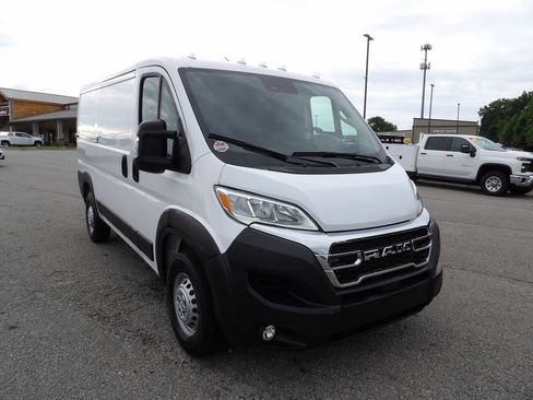 Used 2025 RAM ProMaster 2500 w/ U-Haul Equipment Group FWD image 11
