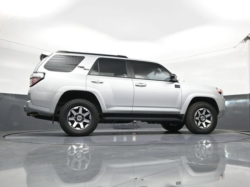 Used 2021 Toyota 4Runner TRD Off-Road Premium AWD/4WD image 25