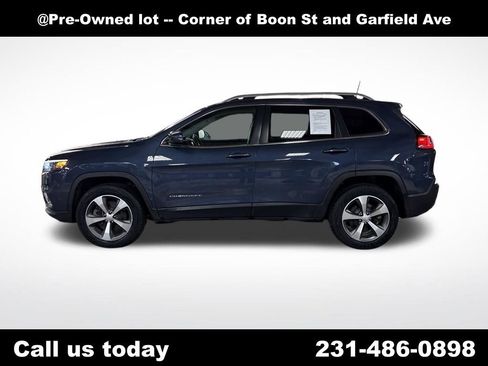 Used 2020 Jeep Cherokee Limited image 2