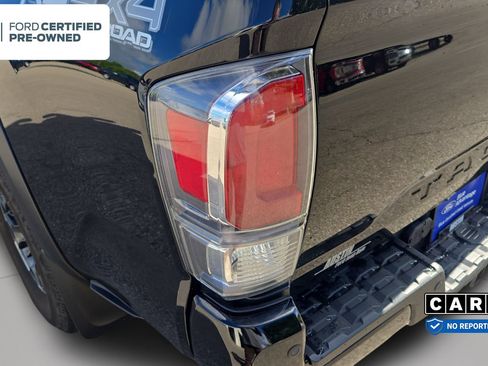 Used 2021 Toyota Tacoma TRD Off-Road w/ TRD Premium Off Road Package AWD/4WD image 23