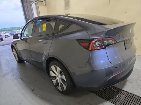 Used 2023 Tesla Model Y Long Range AWD/4WD image 4