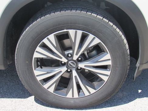 Used 2023 Nissan Rogue SV FWD image 10