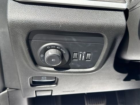 Used 2024 Jeep Grand Cherokee Limited RWD image 25
