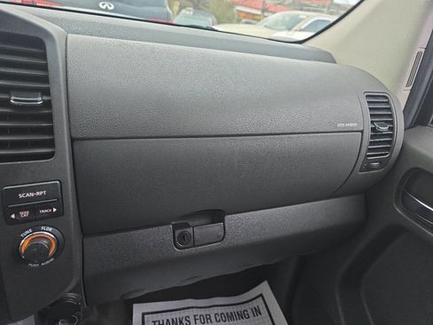 Used 2011 Nissan Pathfinder LE w/ Navigation Pkg image 31