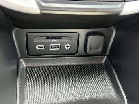 Used 2023 GMC Terrain SLT AWD/4WD image 33