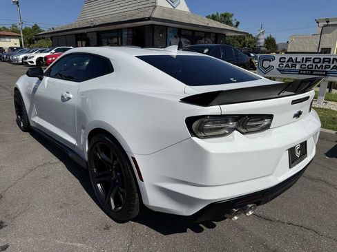 Used 2021 Chevrolet Camaro SS image 3