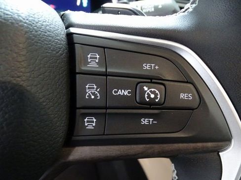 Used 2023 Jeep Grand Cherokee 4WD 4xe w/ Luxury Tech Group II image 8