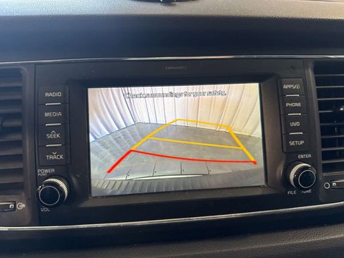 Used 2017 Kia Sedona LX w/ LX Essentials Premium Package FWD image 26