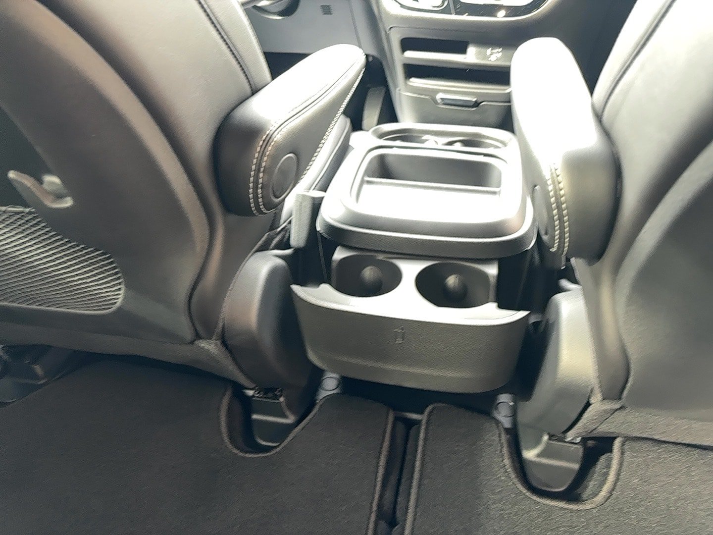 New 2027 Chrysler Pacifica Select AWD/4WD image 12