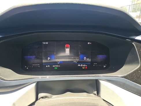Used 2022 Volkswagen Taos SE FWD image 13