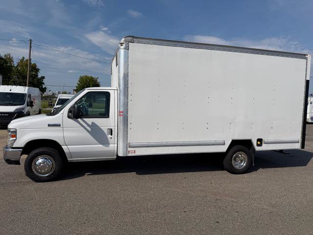 Used 2017 Ford E-450 and Econoline 450 Super Duty w/ Power Windows & Locks Group RWD image 8