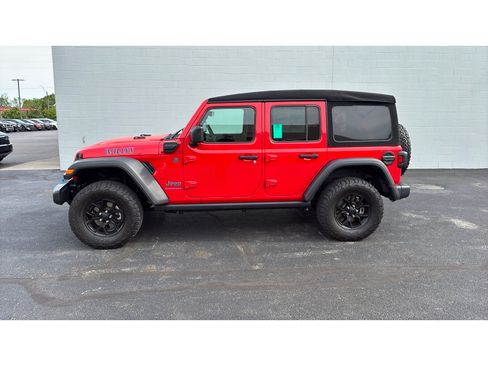 Used 2024 Jeep Wrangler Unlimited AWD/4WD image 3