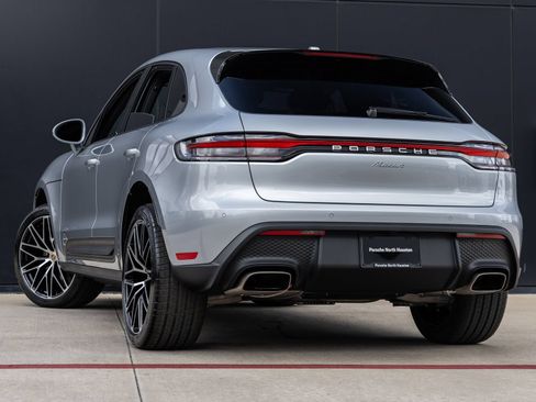 Certified 2026 Porsche Macan AWD/4WD image 3