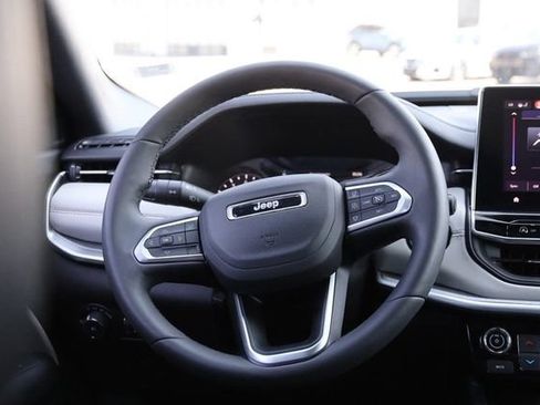 Used 2025 Jeep Compass Limited AWD/4WD image 22