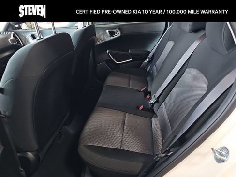 Used 2025 Kia Soul LX w/ LX Technology Package FWD image 13