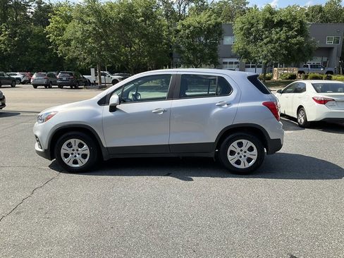 Used 2018 Chevrolet Trax LS image 7