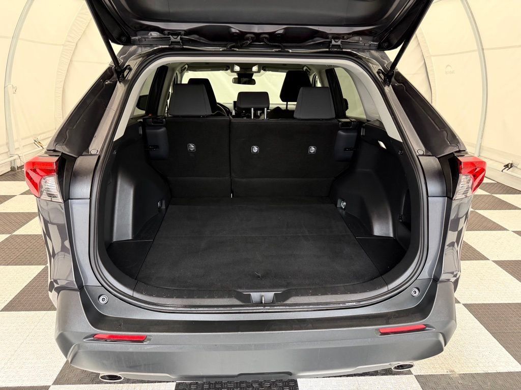 Used 2025 Toyota RAV4 XLE FWD image 4