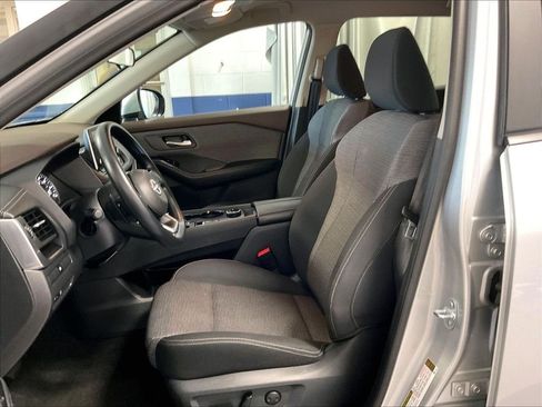 Used 2023 Nissan Rogue SV AWD/4WD image 10