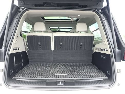 Used 2024 Jeep Wagoneer Series III w/ Premium Group I AWD/4WD image 42