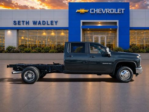 New 2026 Chevrolet Silverado 3500 LT w/ Convenience Package AWD/4WD image 8