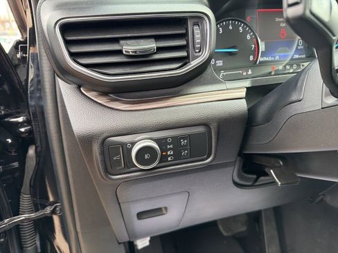 Used 2022 Ford Explorer Limited AWD/4WD image 18