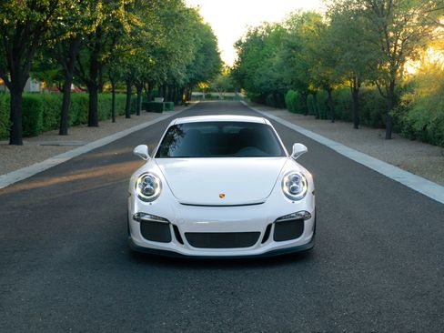 Used 2015 Porsche 911 GT3 RWD image 19