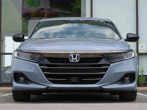Used 2022 Honda Accord Sport image 3