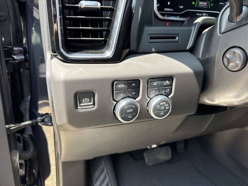 Used 2022 GMC Sierra 1500 Denali AWD/4WD image 19