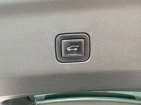 Used 2022 GMC Yukon Denali image 19