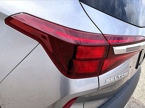 Certified 2022 Kia Seltos LX image 30